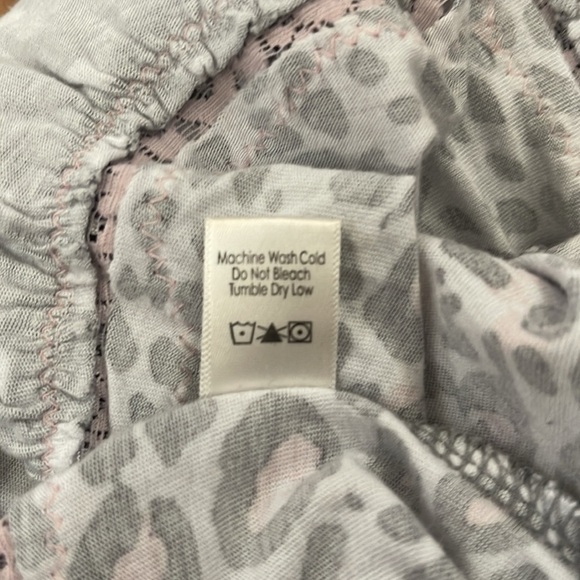 Insomniac pink, gray and white leopard pattern nightgown Size Medium - Picture 8 of 9